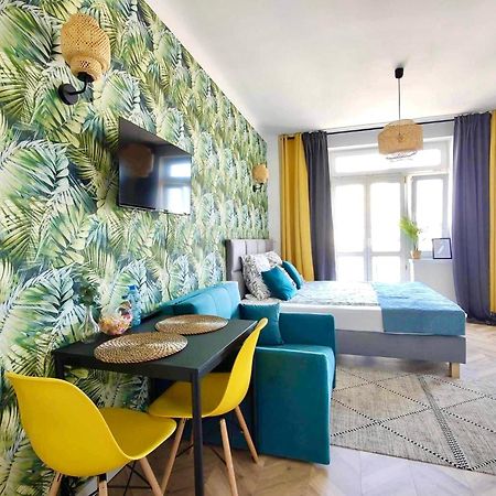 Olivia Apartments - Sloneczny Apartament W Centrum Warszawy, Plac Unii Lubelskiej, Lazienki Krolewskie, Pole Mokotowskie ワルシャワ エクステリア 写真